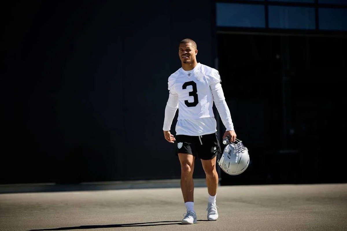 WeRaiderpod's tweet photo. New Post: The Discipline of a Savior: What Fernando Mendoza’s Graduation Walk Reveals About the Raiders’ Future https://t.co/mCJDrVzS0w https://t.co/lM9xZF3USv