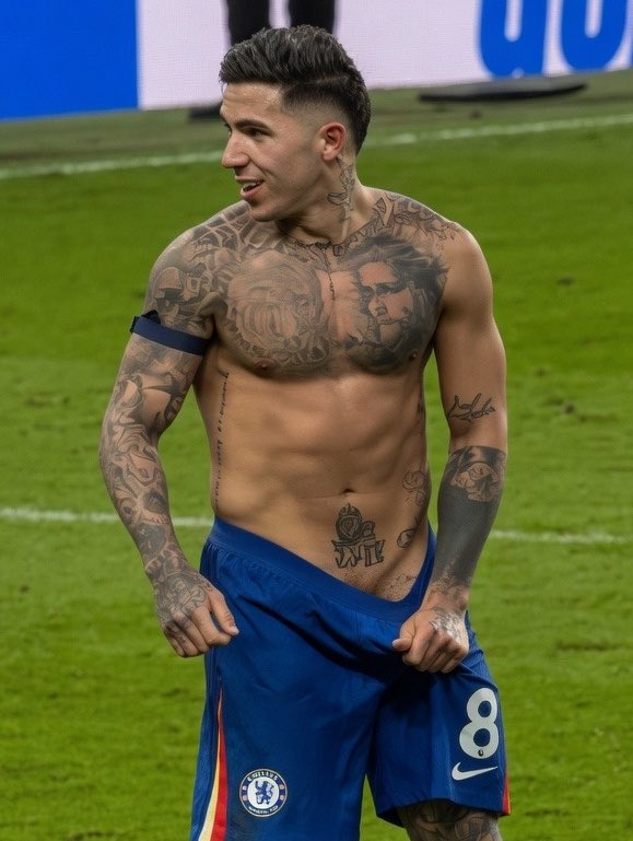 poptime's tweet photo. Enzo Fernández, jogador da Seleção Argentina na Copa do Mundo 2026 🔥 https://t.co/PFCEojDKYF