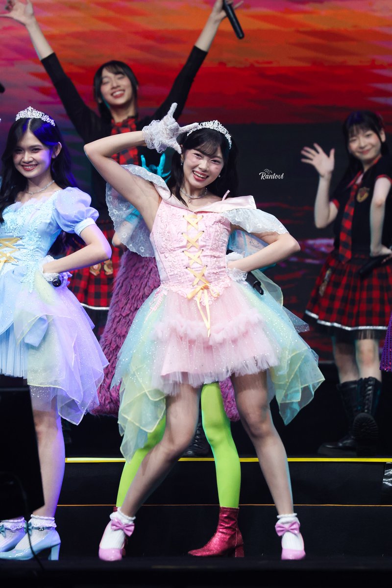 Rantovl's tweet photo. 230526 Fiony @A_FionyJKT48 🩷💕 https://t.co/RrLgF2saiS