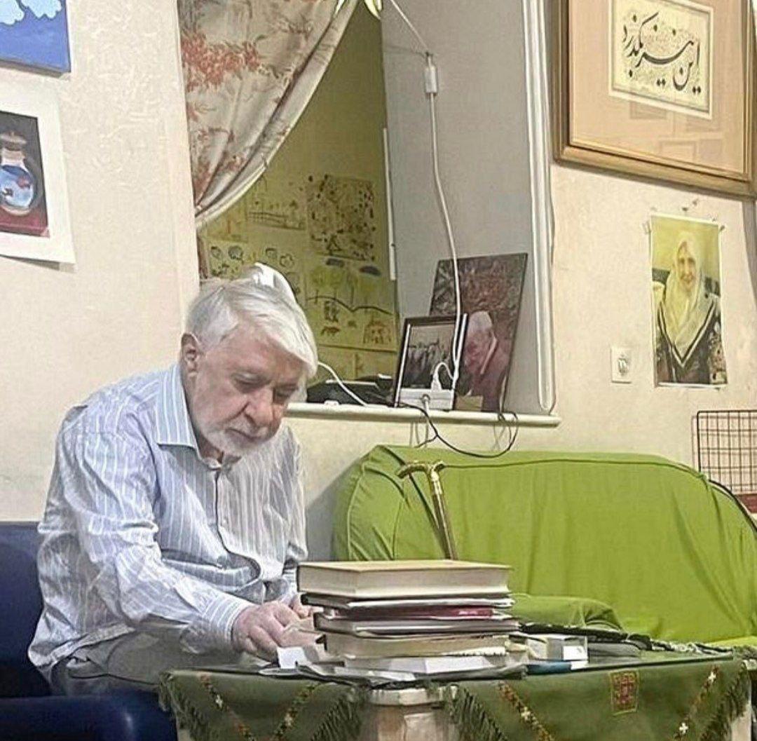 majidazarpey's tweet photo. و ان یکاد و حمد شفا می‌خوانیم برای بازگشت سلامتی میر محصورمان و لعن می‌فرستیم بر ظلم و ظالم ...
#میرحسین_موسوی حفظه الله تعالی https://t.co/RX8ww6VclD