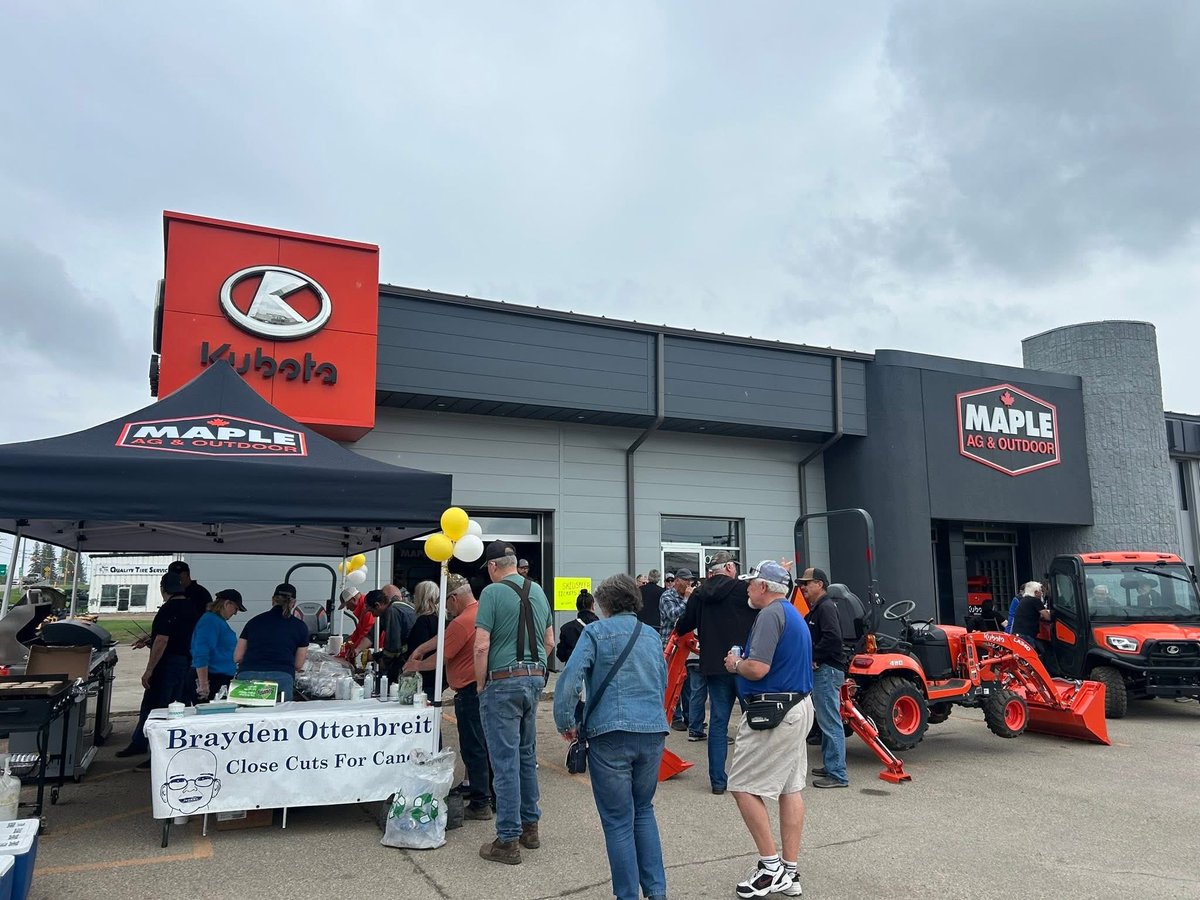 Cuts4Cancer's tweet photo. A BIG thanks to @MapleAgOutdoor for allowing our @Cuts4Cancer Local Initiatives Program to BBQ for their June 1st event!
We appreciate the help of our friends Garry &amp; Cyndie!
$1650 was raised to support this program.
Thanks to all who came out to kick off our 2026 BBQ season! https://t.co/qCPuUyhfOU