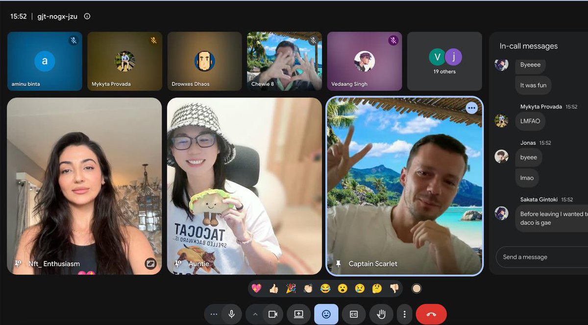 Elizacreatez's tweet photo. Tldr: How to show up for the first time in front of camera 

Auntie: You don’t need to wash your hair, you just need a hat to cover it

And she lives up to her word- legend 

Anyways, +40 ppl joined and remained for 2 hours- you guys rock, lov you all <3 https://t.co/rAduVk5aci