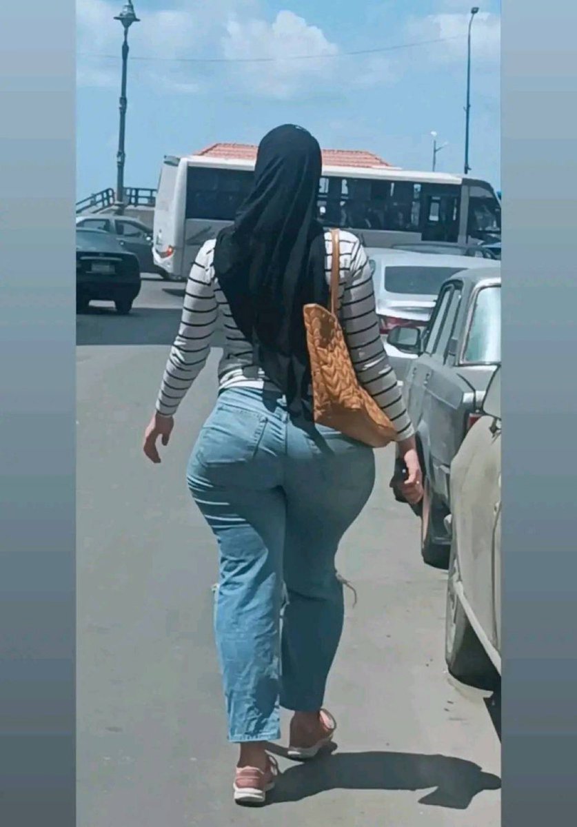 RaniaAlLaiqwnf's tweet photo. راجعة من الشغل مفرهدة وعرقانة اووي 🥵 🔥

الحر وسنينه بيولع كل حاجه 🔥😋 https://t.co/aOncWXDVB9