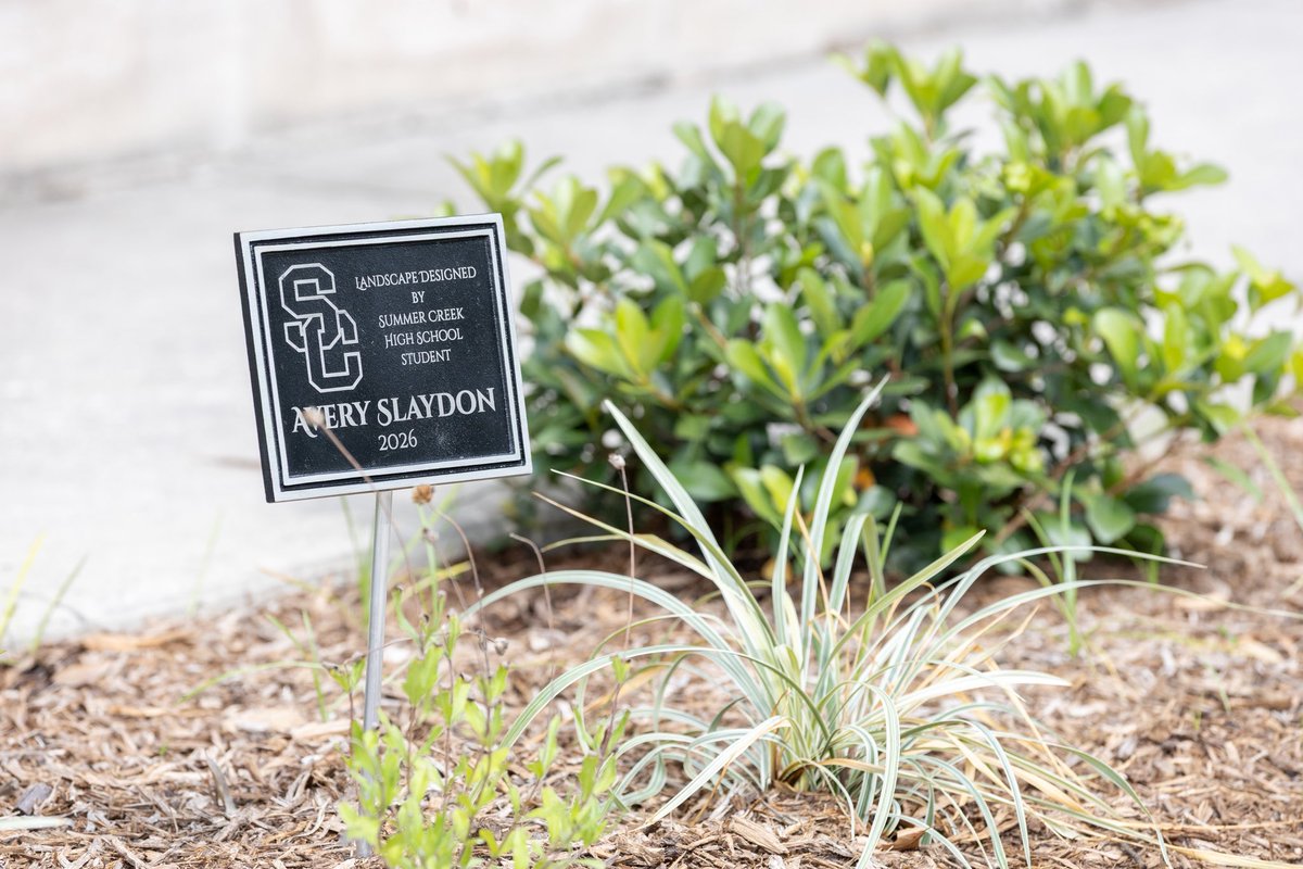 LJWilsonMEd's tweet photo. Creativity in action!  It was a pleasure celebrating @HumbleISD_SCHS Floral student Avery, who was recognized for designing the beautiful landscape at the Humble ISD ISC. Her talent, hard work, and dedication are making a lasting impact. Congratulations, Avery!#HumbleISDCTE https://t.co/w8aiUjQey3