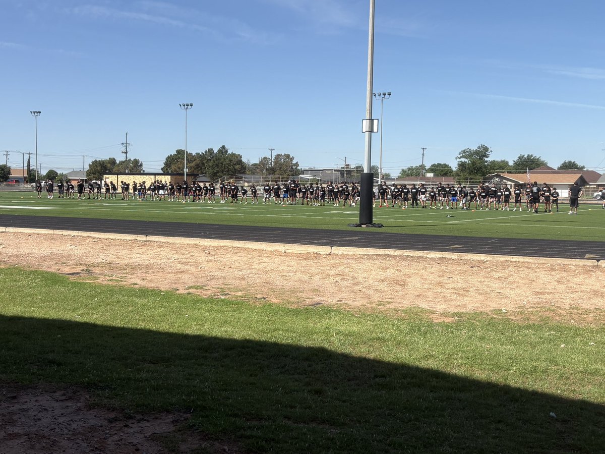 VanceWashingto2's tweet photo. Speed and Strength!! Go Mojo!! @Coach_JEllison @ECISDAthletics @Coach_SGonzalez @ecisd https://t.co/Oeh5ntyqgi