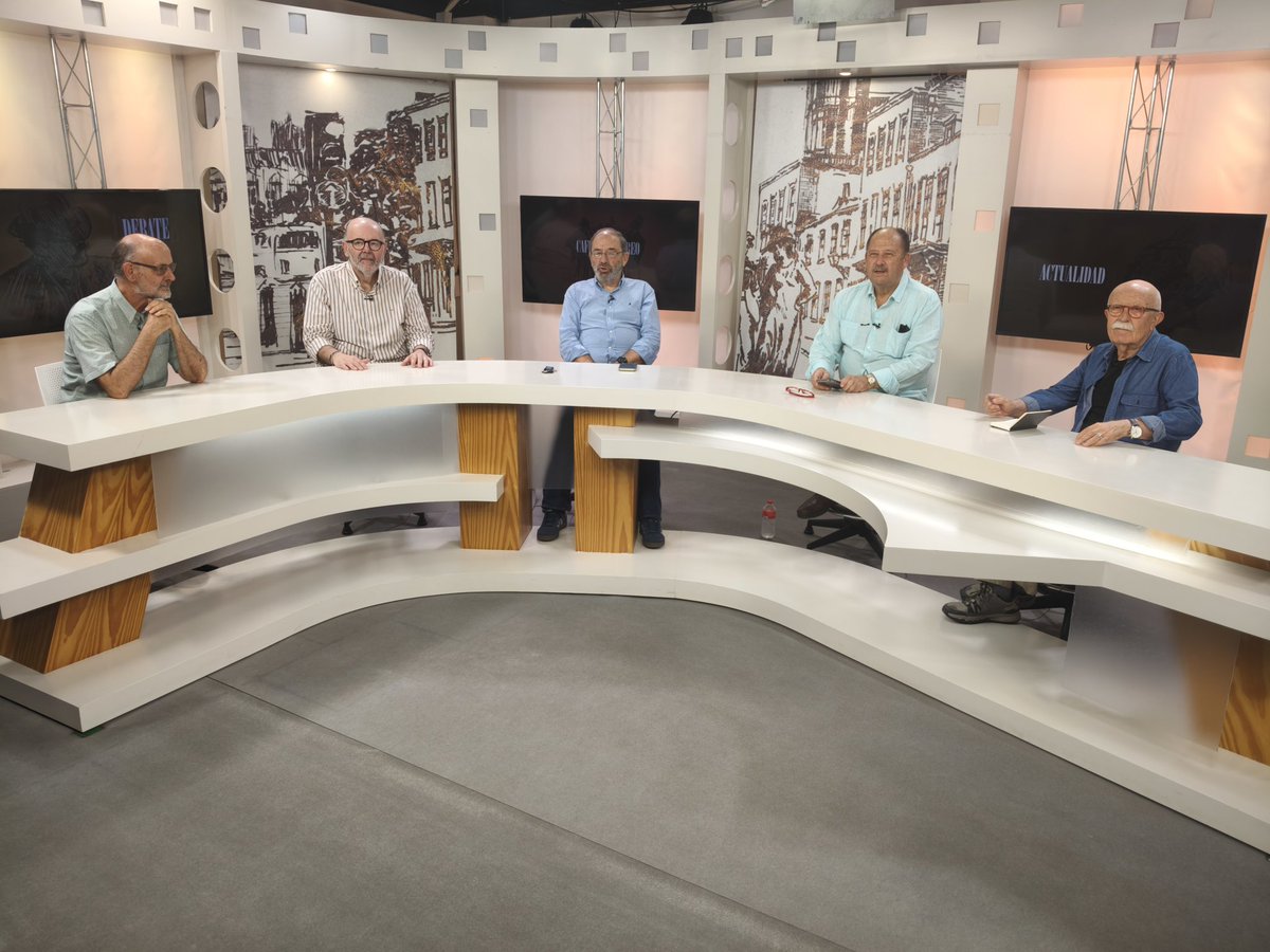 Mpfcadiz's tweet photo. Programa Café del Correo, mañana miércoles a las 22 h., en @7TVCadiz. Dirige y presenta @FernandoSantia5. Con @EmilioDelaCruzG, Manuel Gómez de la Torre y Daniel López Marijuán. Hablaremos de política nacional, del cambio de nombre del colegio J C Aragón y de El Madrugador. https://t.co/ZhRYwMMRaL