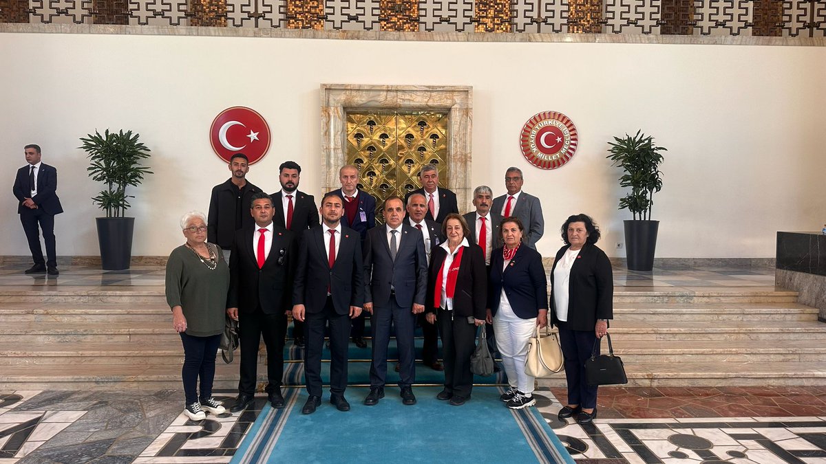 TurkerAtes14's tweet photo. CHP Bolu Merkez İlçe Başkanımız Çetin Uç, Merkez İlçe Kadın Kolları Başkanımız Fatma Saraç ve yönetim kurulu üyelerini TBMM'de misafir ettik. Her birine nazik ziyaretlerinden dolayı teşekkür ediyorum. https://t.co/c899OWDqzR