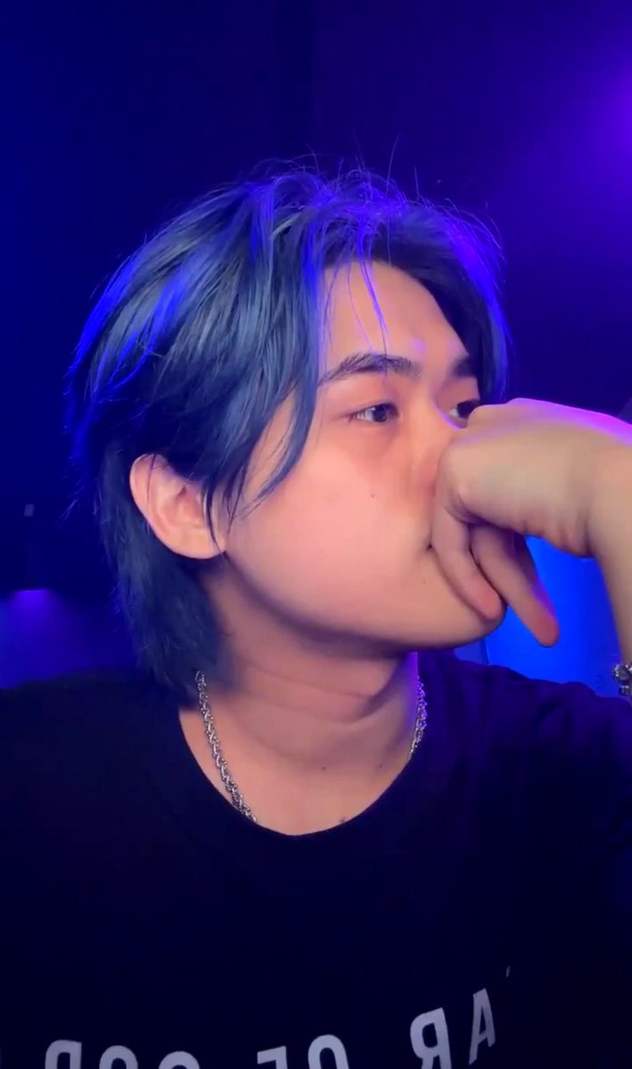 ☆ﾟ.*･｡ﾟ (@jiyongsies) / Posts / X