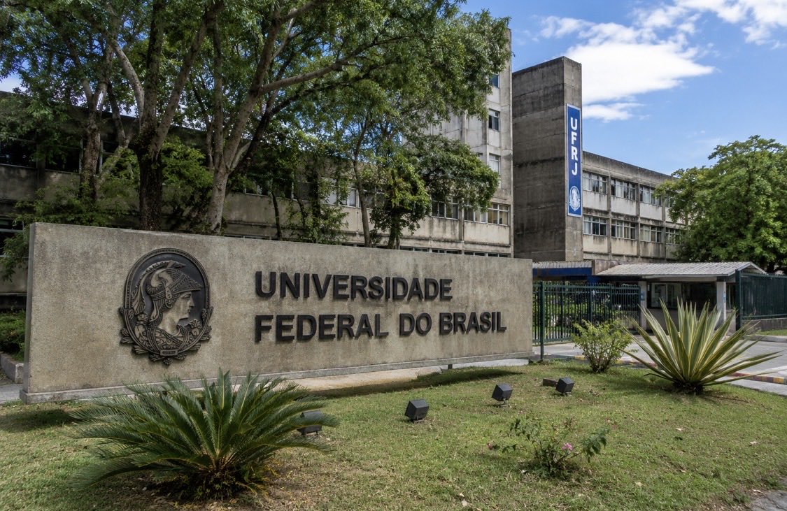 MonicaLaredo2's tweet photo. 🇧🇷📚 Alerta na educação: 87% das universidades brasileiras perderam posição em ranking internacional.

Enquanto outros países avançam em pesquisa e inovação, o Brasil continua a perder espaço no cenário acadêmico global. https://t.co/LSxDSx9Oyc