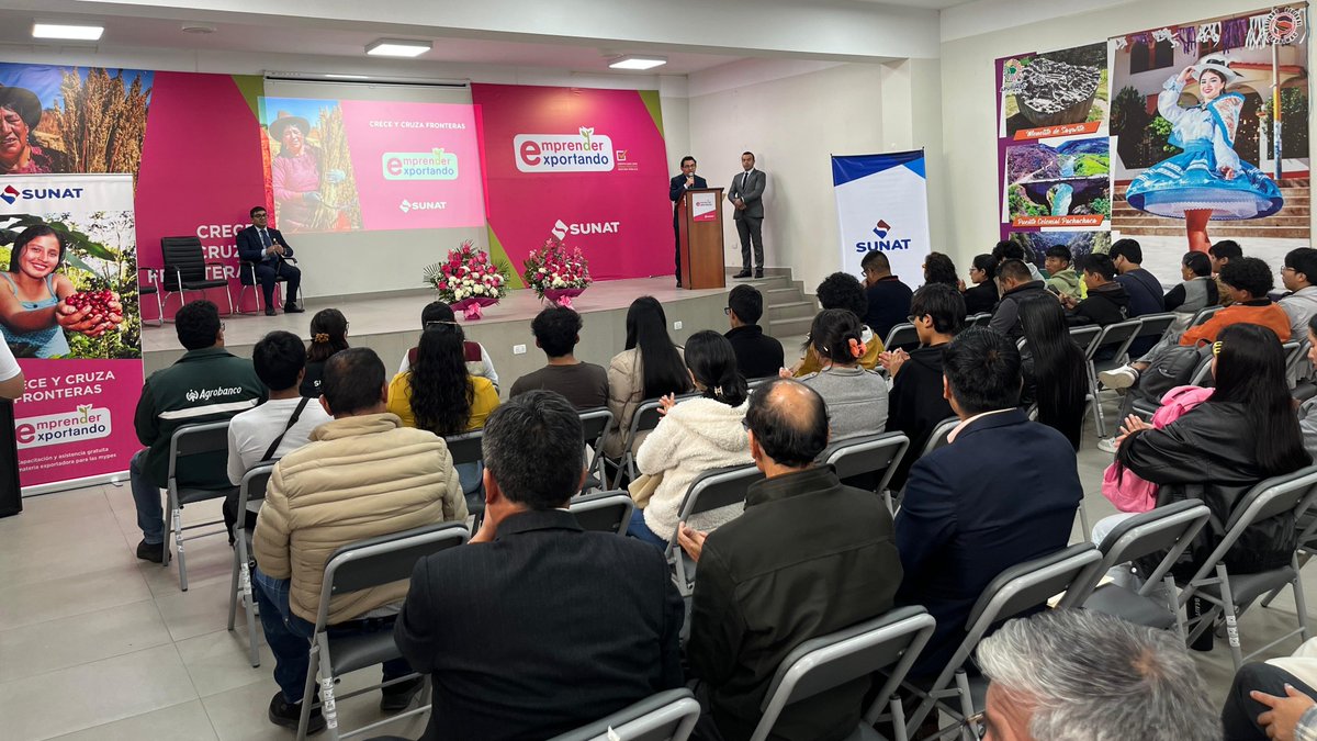 SUNATOficial's tweet photo. 📍 #SunatEnRegiones | Desde Apurímac, promovemos el desarrollo de las mypes con el programa de formalización #EmprenderExportando 📦🤝🏾✈️ que brinda asistencia técnica especializada y acompañamiento en la ruta de la exportación a mercados internacionales. https://t.co/Y7HPQR8Bua