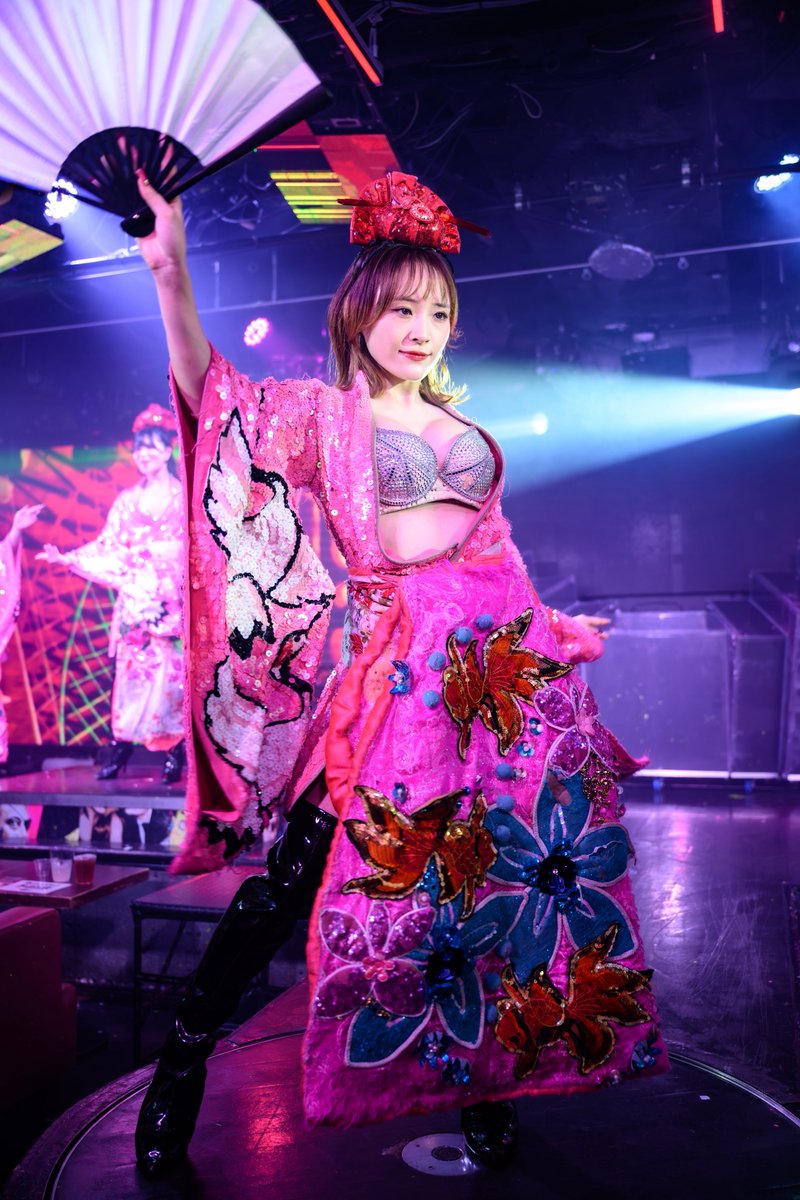 nabooow's tweet photo. 極楽浄土🪭
リイナさん(@riina_burlesque )

初見でした。
とても和装��が映える方ですね。

#すぱすぱ
#63Angel
#布面積と露出の絶妙なバランス https://t.co/6BMRJjfJgM