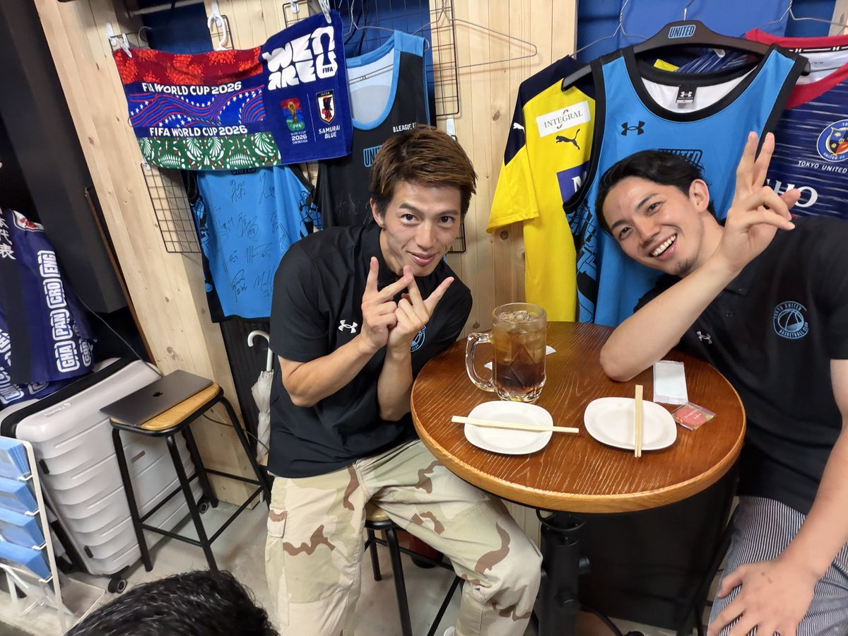 dosankoujun's tweet photo. 天は二物を与えてるようで...

眼福の会でした...

イケ散らかしてんなぁ〜っ😊

とゆーことで、来シーズンも頼んだよ🐰🩵

https://t.co/FRZzVP7gXN

https://t.co/tgnLjc1lCY

#TUBC
#make:smile 
#田口暖
#東宏輝
#GoGoUNITED
#ご青援 https://t.co/vhj7cKNgir