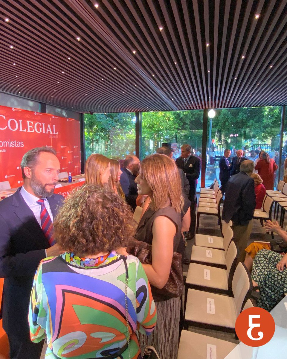 EconomistasSE's tweet photo. 🙌 ¡Todo listo en el Restaurante El 29! Comienzan a llegar los primeros colegiados, autoridades y personalidades invitadas a la #VIIICenaAnualEconomistasSE ✨

Ambiente magnífico en los instantes previos al inicio de nuestro gran acto institucional. ¡Bienvenidos! 🤗 https://t.co/lM9gvUAtqV