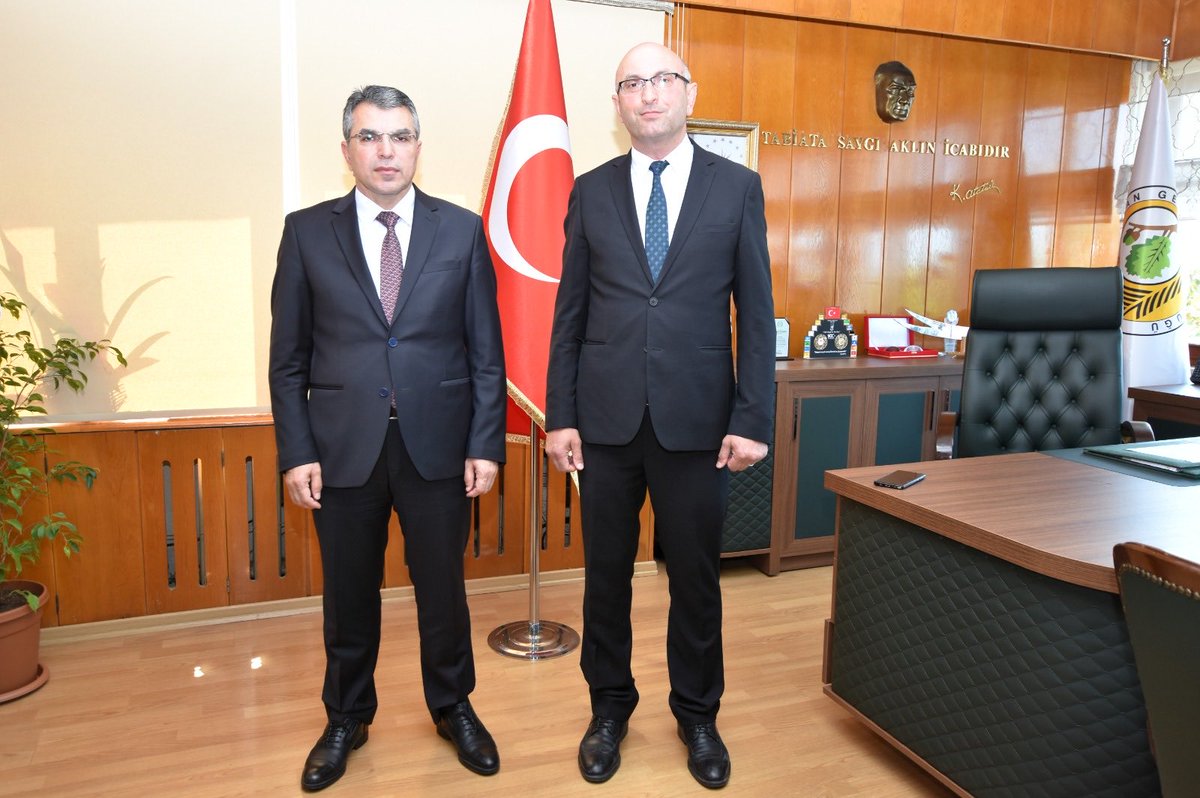 trabzonobm's tweet photo. Trabzon Orman İşletme Müdürlüğümüzde devir teslim gerçekleştirildi.

Trabzon Orman İşletme Müdürlüğü görevine atanan Adem Karabina ile görevi devreden Uğur Er arasında devir teslim programı düzenlendi. https://t.co/asyU6qsRtO