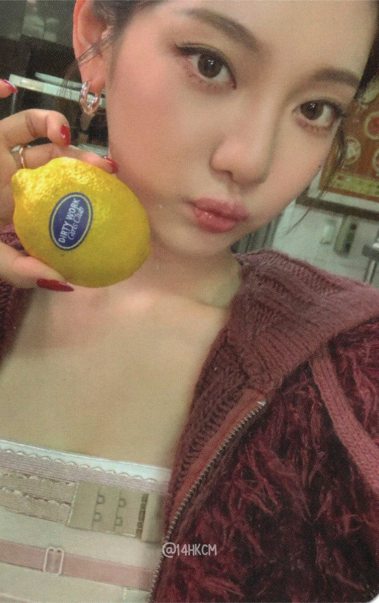 biteonning's tweet photo. Ninguém  falando  do  spoiler  que  a  ning  deu  com  esse  pc  🤷🏻‍♀️🍋 https://t.co/FKuCHn5DVw
