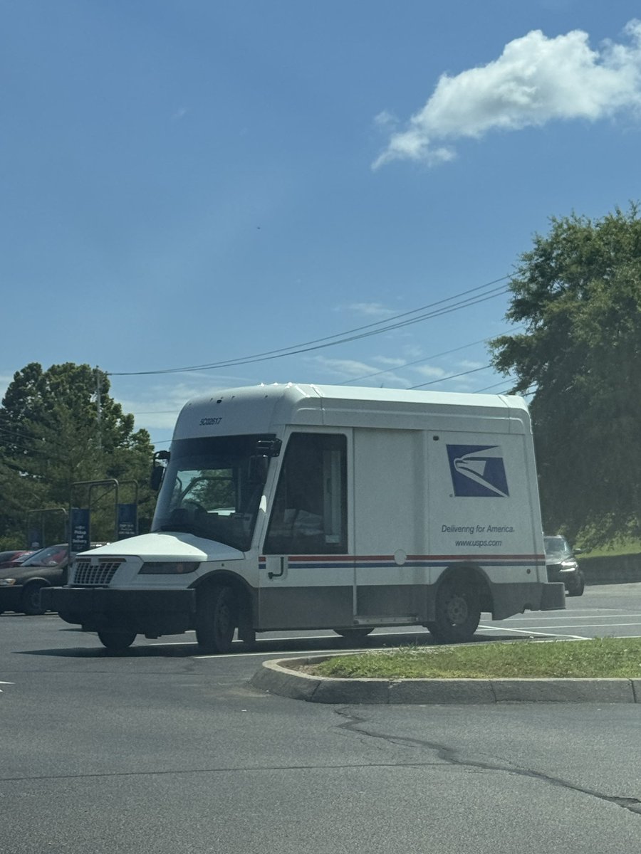 goadness_'s tweet photo. FINALLY SAW ONE OF THESE https://t.co/IHG7Fok6YN