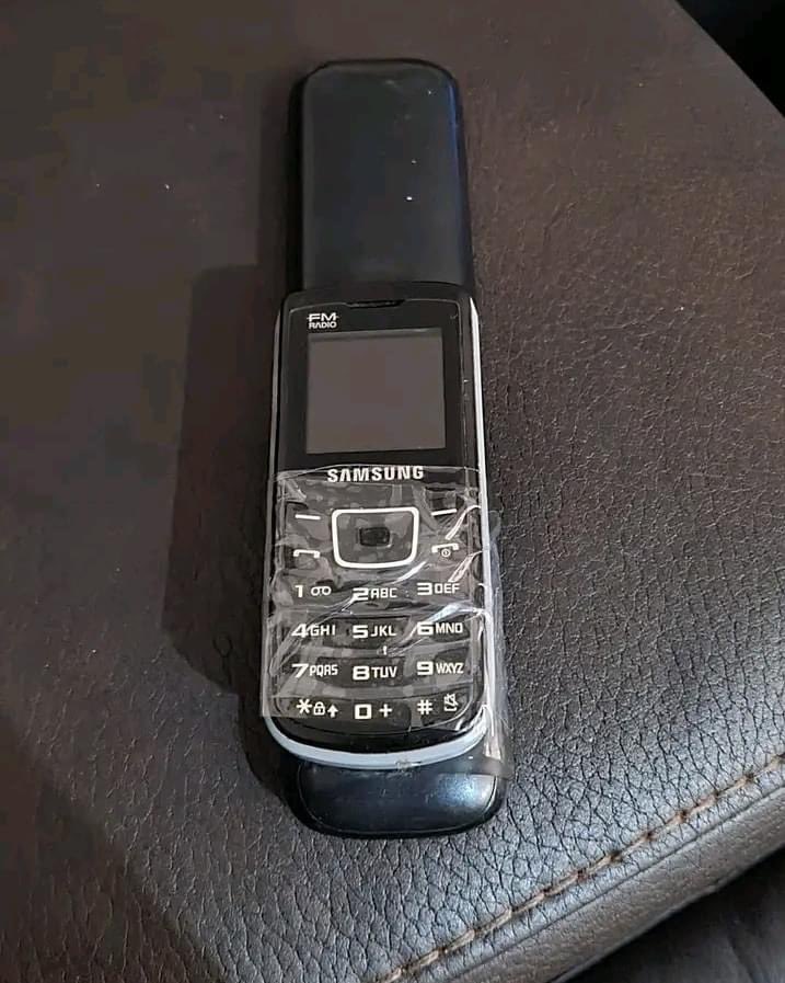 sakpo0007_'s tweet photo. Today marks 718 days that my TV remote has not gone missing 🤣 https://t.co/JsHqPbZKUJ