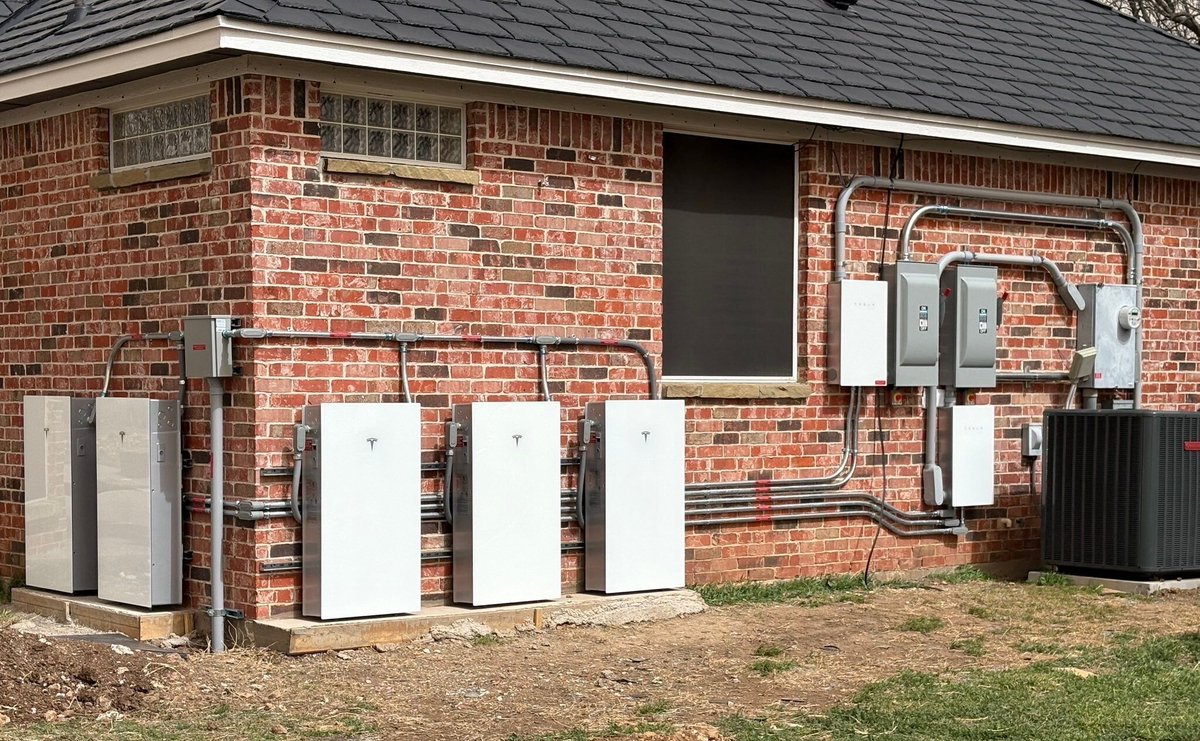 GoodFaithEnergy's tweet photo. Check out this beautiful install by our certified electrical team. A true work of heart. ⚡️

5 @teslaenergy Powerwall 3s installed, delivering reliable backup power, energy independence, and peace of mind. https://t.co/z7QvLvyrSs