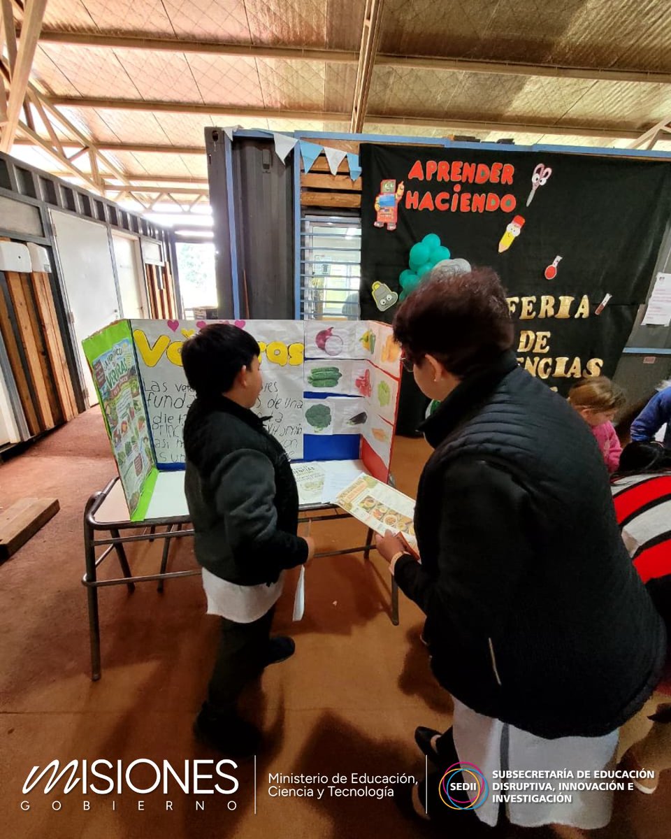 DisruptivaMnes's tweet photo. ⚡ Física divertida: Circuitos con masa conductora para entender los estados de la materia. https://t.co/WREUI1V8UR