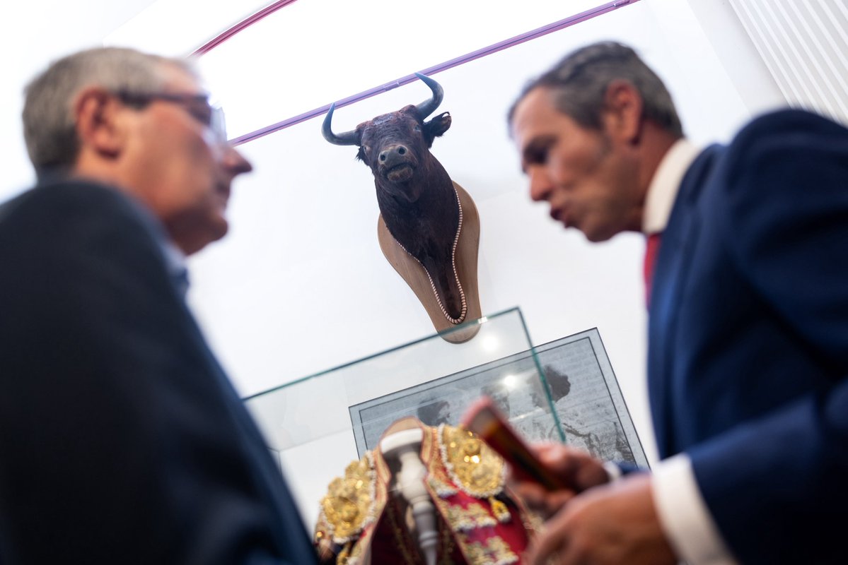 diputacionMLG's tweet photo. 🔴La Diputación inaugura una exposición inédita sobre Joselito, que tomó la alternativa en La Malagueta hace 40 años.

🔗https://t.co/FZGtfUgMJa https://t.co/vqOGv0VH4V