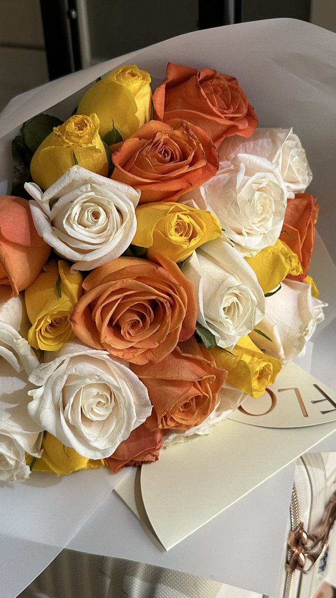 rar04_'s tweet photo. 🤍🧡💛 https://t.co/adaC5GDcix