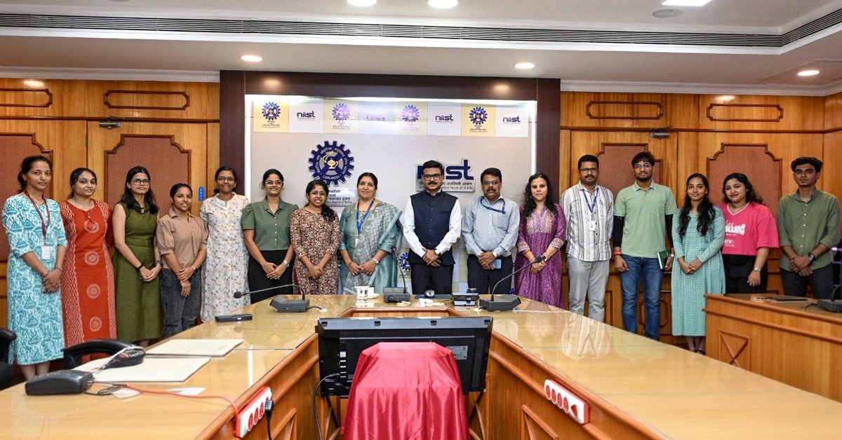 csir_niist's tweet photo. As part of national flagship programme on “CSIR Integrated Skill Initiative”, CSIR–NIIST conducted a one-day skill development program on “Master the science of separation through hands-on chromatography Training” on 26 May 2026. The program provided participants with an understanding of the principles and applications of chromatographic separation techniques, along with hands-on training in sample preparation, instrument handling, method development, and data analysis. Seven participants benefited from this training program.#SkillDevelopment #niistsdp @CSIR_IND @DrJitendraSingh @CsirSkill