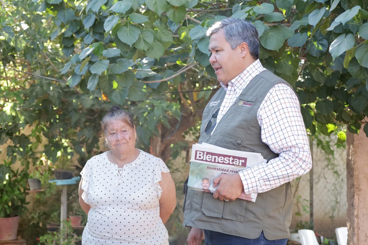 OctavioAlmada1's tweet photo. Buenos días 😃

Hoy estuvimos en Carbó, caminando casa por casa y llevando el mensaje de nuestra 🇲🇽 PresidentA @Claudiashein, con la convicción de que informar también es acompañar, escuchar y estar cerca del pueblo.

Agradecido por abrirnos  la puerta de su casa a la señora María Elena Coronado y su familia, con quienes compartimos un momento de diálogo sincero sobre los programas de Bienestar y los derechos que hoy llegan directamente a las familias.

El poder solo tiene sentido cuando se pone al servicio de los demás. 🙌

#PorElBienDeTodosPrimeroLosPobres