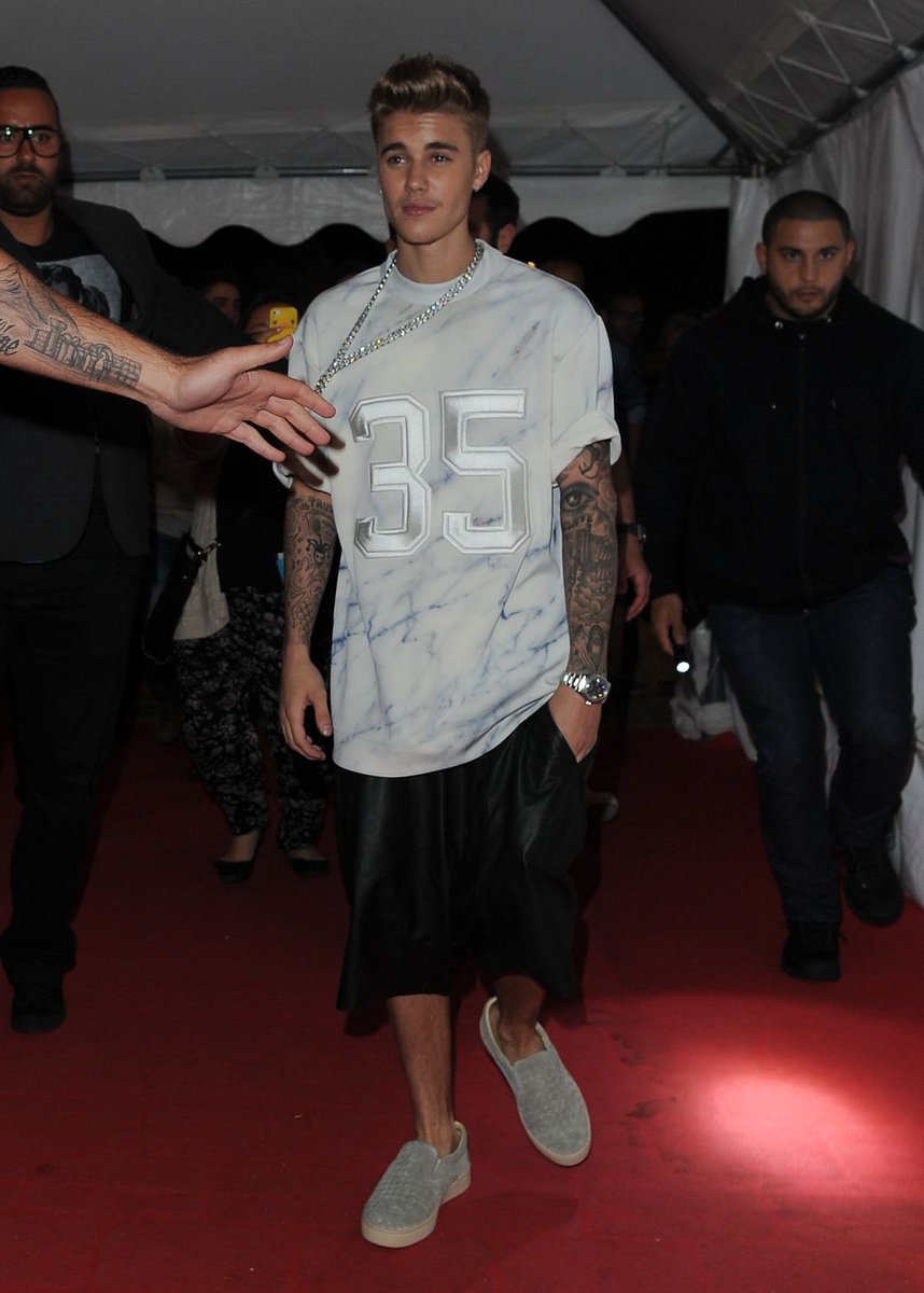 bieberyzy's tweet photo. @RajniS55136 @justinbieber where’s the lie https://t.co/5Z1hVQc9m7