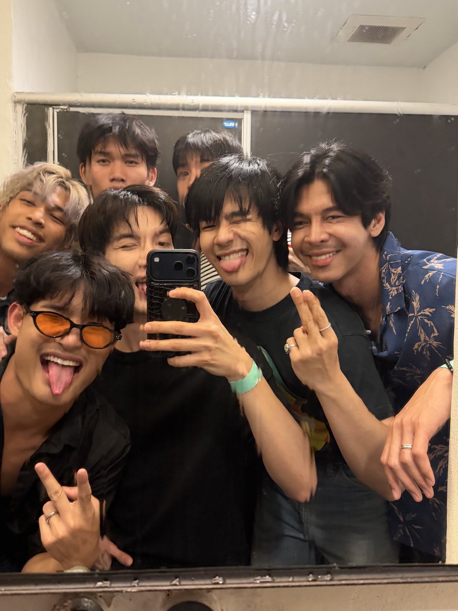 mile phakphum tweet media