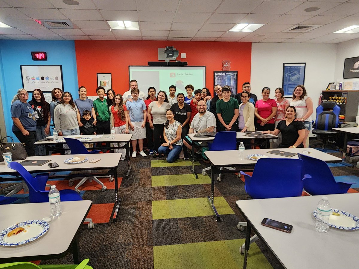 HammocksMiddle's tweet photo. Hammocks Middle is grateful for the excellent support of parents. We celebrated those families,31 total, who served as chaperones in Apple Magnet this school year. #hurricanepride #YourBestChoiceMDCPS @SuptDotres @MDCPSSouth @miamimagnets  @mdcps @AppleEDU https://t.co/eQzDuvkYBy