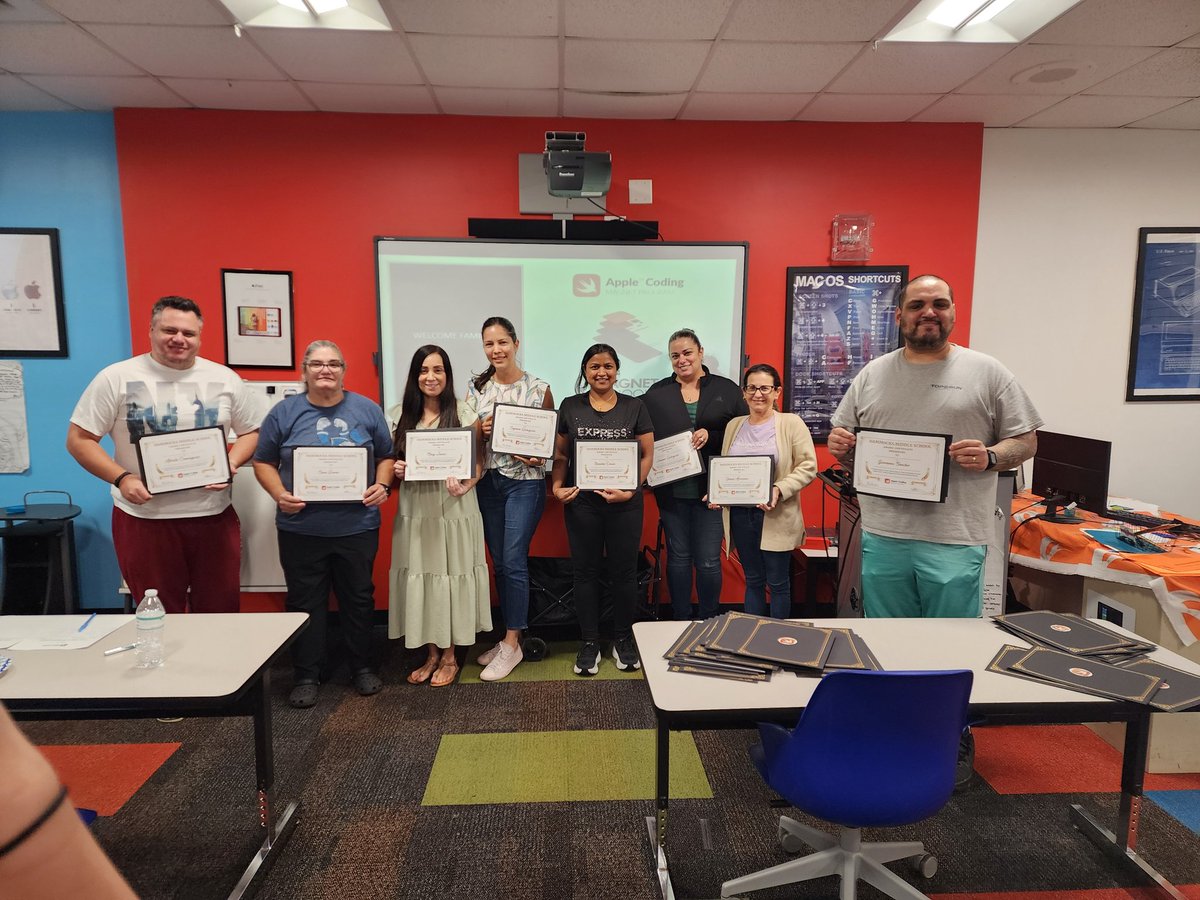 HammocksMiddle's tweet photo. Hammocks Middle is grateful for the excellent support of parents. We celebrated those families,31 total, who served as chaperones in Apple Magnet this school year. #hurricanepride #YourBestChoiceMDCPS @SuptDotres @MDCPSSouth @miamimagnets  @mdcps @AppleEDU https://t.co/eQzDuvkYBy