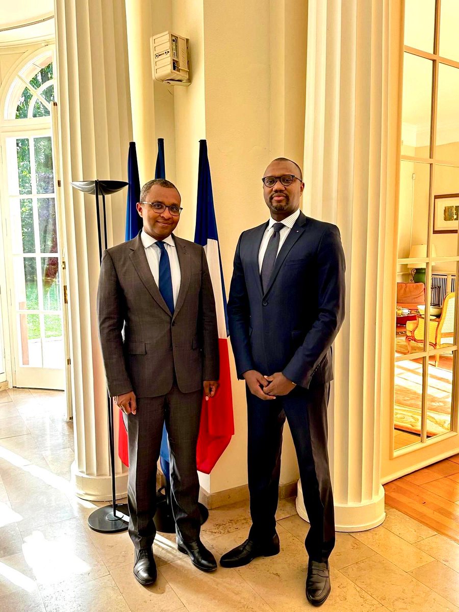 RPUE_OIF's tweet photo. Le 1er juin, le ReprĂ©sentant de l'OIF auprĂšs de l'UE sâest rendu Ă #Strasbourg pour une journĂ©e de rencontres institutionnelles.
Au programme : audience avec @PapNdiaye et Ă©changes avec le GAF-Strasbourg (@CoE_fr) autour dâenjeux liĂ©s Ă la #Francophonie et au #multilinguisme. https://t.co/8EozQY0eB9