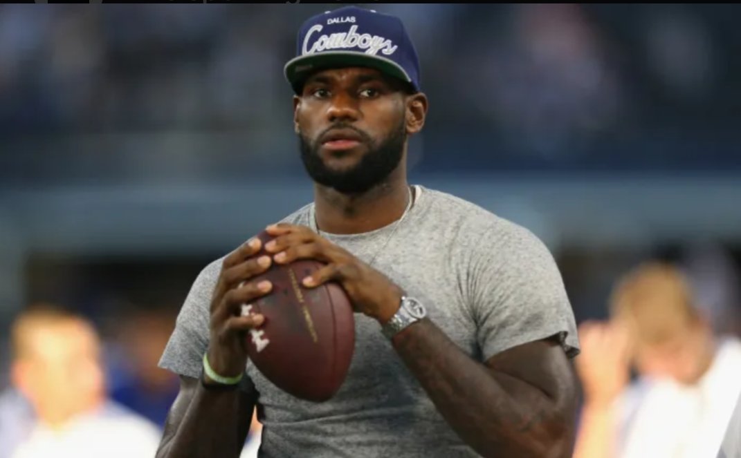 FreeThrows78's tweet photo. How good LeBron would have been if he stucked to football? https://t.co/p1joRSmORW