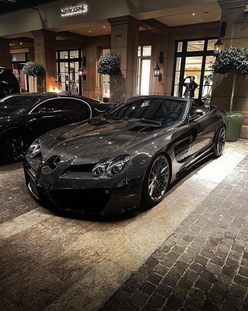 CarsUniquee's tweet photo. Mercedes SLR McLaren "Full Carbon" https://t.co/aNlM9yL6NT
