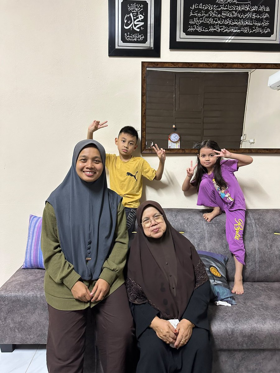 ALY_4334's tweet photo. Pura-pura ingin lenyap kan "rasa" tapi tetap saja belum padam.

cikyang kakak rindu ✨🤍 https://t.co/Ichi22lI04