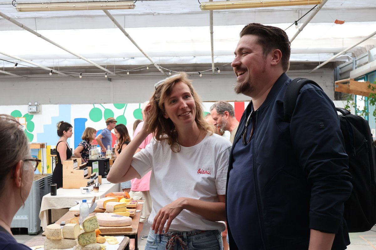 EcologieEnsembl's tweet photo. Aux Rencontres pro du @KiosquePaysan, une démonstration de l’utilité de la coopération entre les paysan·nes bio et 200 distributeurs autour d'une asso de l'ESS.   

Résultats :
✅des débouchés sécurisés 
✅une logistique mutualisée 
✅une alimentation bio et locale accessible https://t.co/Te1y4f9u7R