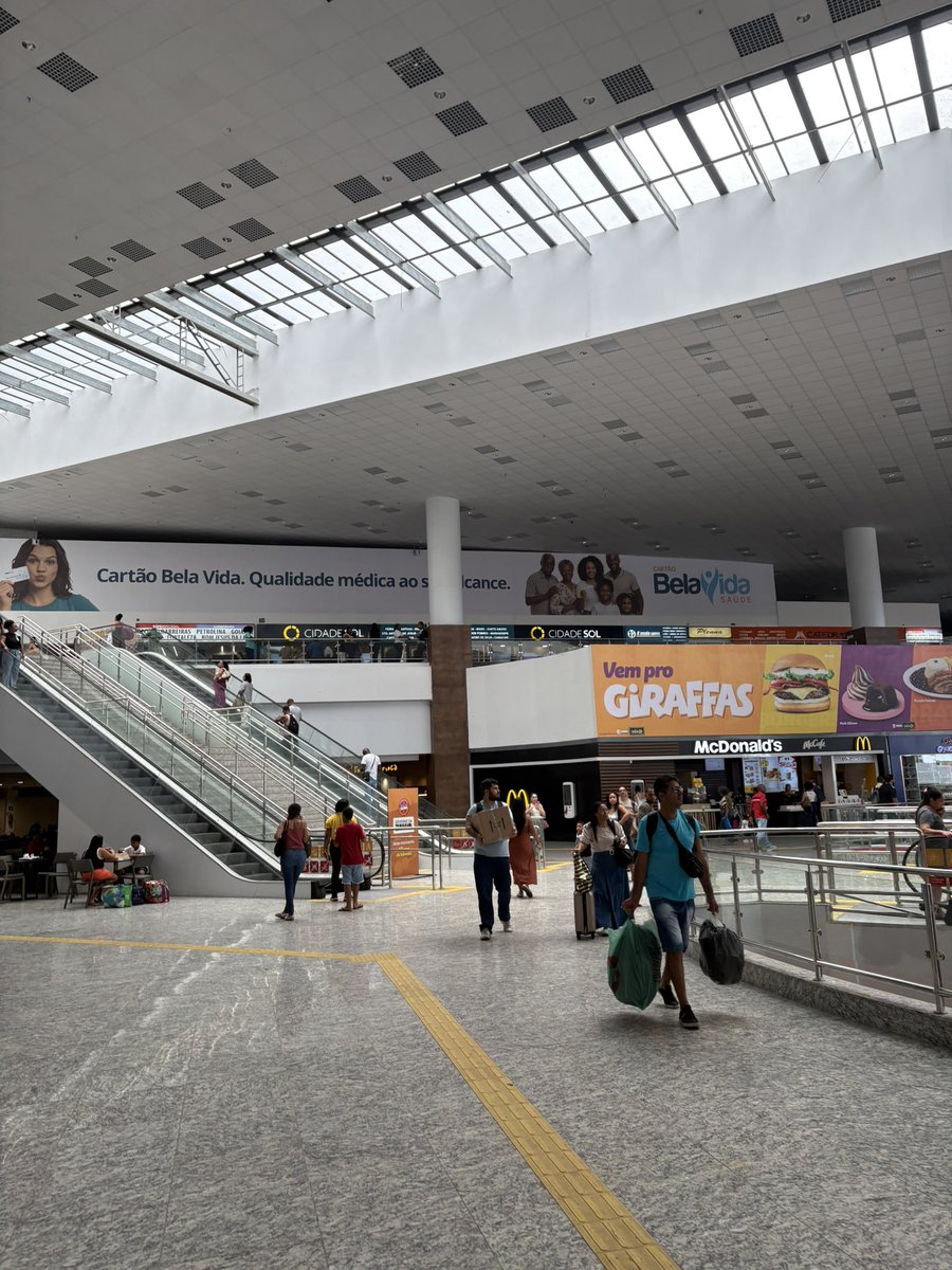 swu47's tweet photo. salvador e sua rodoviária luxuosa https://t.co/6pXSGEsNEC