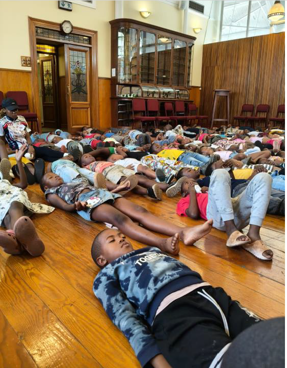 iahv_sa's tweet photo. Since March 2026, IAHV volunteers have been working alongside the Jeppe Phakamisa Ubuntu (JPU) community programme, introducing children to the powerful tools of breathing exercises, mindfulness, yoga, storytelling, singing, and interactive activities.

👉 https://t.co/uh98YGbW9G https://t.co/Rtixb4xsO9