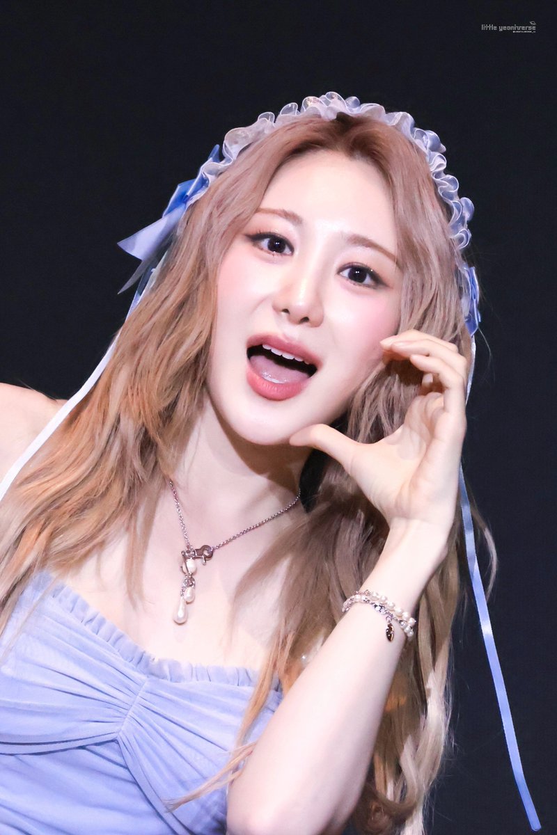 YE0N1VERSE_11's tweet photo. 260502 위드뮤 HQ

하트 발사! 

#이채연 #LEECHAEYEON #李彩演
#NoTearsOnTheDancefloor https://t.co/QtOEWlp8n7