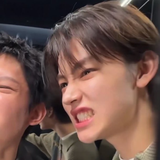 doubleguri's tweet photo. 다이어트사료도 많이 먹는 껀뭉이  자율배식해도 두세알먹고 츄르만 먹는 엄냥이 https://t.co/uUiklVDhCW