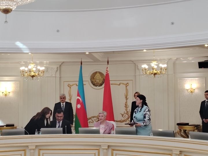 belstat_by's tweet photo. Председатель Белстата Инна Медведева принимает участие в шестнадцатом заседании Межправительственной Белорусско-Азербайджанской комиссии по торгово-экономическому сотрудничеству.

Подробнее: https://t.co/z5GHxQWQQi https://t.co/l6HURGm3NE