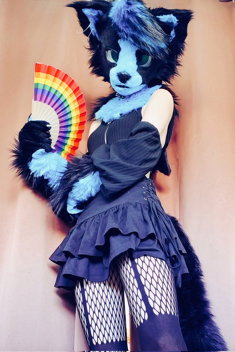 jasili_i's tweet photo. Happy Pridemonth 🩵

#fursuit #furry #furrypride https://t.co/URaAw3GInk