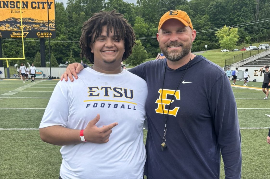 sixstarfootball's tweet photo. EVENT COVERAGE | Rising OL Prospects Make Their Mark at ETSU Mega Camp

🛡️ Offensive linemen showcased size, athleticism, and technique
📈 Several prospects boosted their recruiting stock in front of college coaches
🔥 Full OL recap + scouting reports

STORY ➡️ https://t.co/z6DtntbrHk

@Caleb_Wrye @mccray_worley @c_will2028 @HaddonThornburg @avantae7678 @WillHumphrey52 @donevinhowse58 @ReeceHonaker @WileyFloyd65113 @Jaydencunn74084 @LandonCoffey152 @LaneCanady