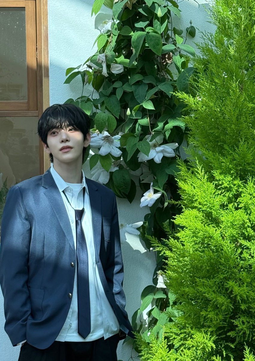 lov3rcatt's tweet photo. 교복 사진 언제 봐도 좋아아 https://t.co/0M9kpuuB5V