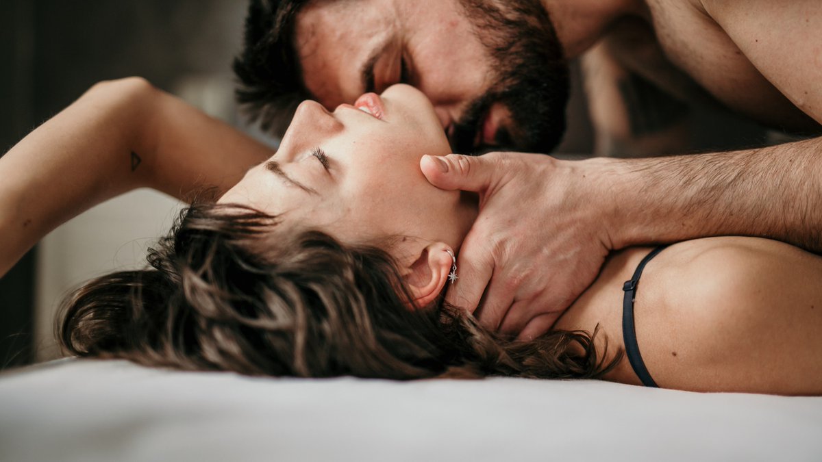 gethardmojo's tweet photo. The “miracle pill” hype is why men hesitate 😒. Hard Mojo takes a realistic approach: support your body, set achievable goals, and build intimacy over time ❤️‍🔥✅ https://t.co/SSCdkaU0Vf #Wellness #Intimacy #RealTalk https://t.co/QBmykcuNRQ