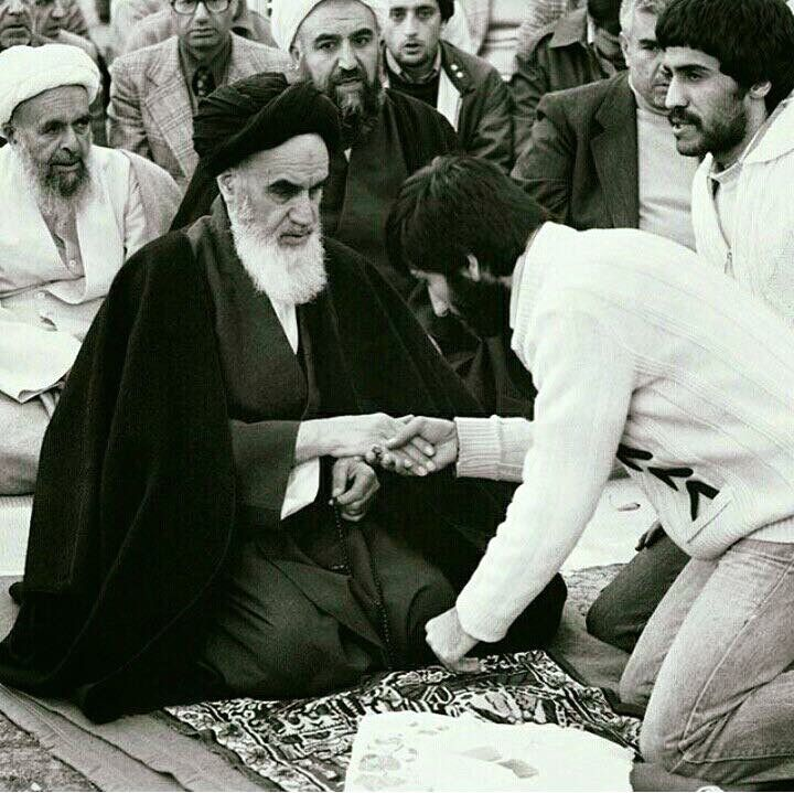 KhomeiniForall's tweet photo. The superpowers think they rule the world through fear and military might. But their power is a house of cards. When a nation rises up with nothing but faith and the desire for justice, no tyrant or foreign empire can stand in their way. 

#KhomeiniForAll https://t.co/TdtPZPxNFD