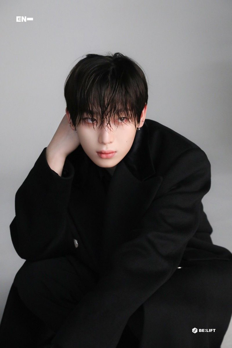 우앵 tweet media