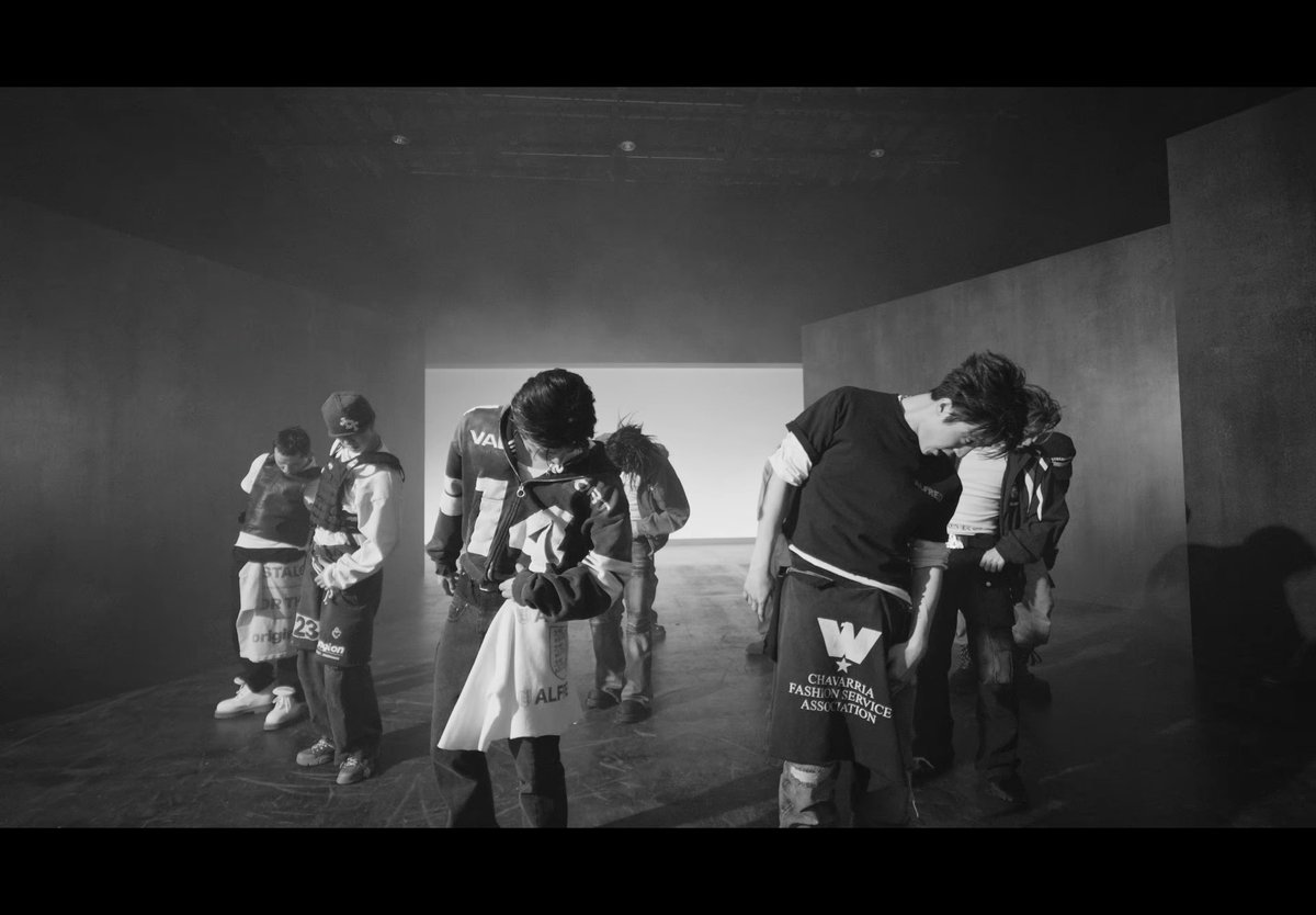 44forya's tweet photo. 근데 내 최애파트는 딱 1절싸비나오기 직전 대형에서박정우가 하루토 옆에 살짝같이 잡히는 딱 저기 https://t.co/sSALR1MKIo