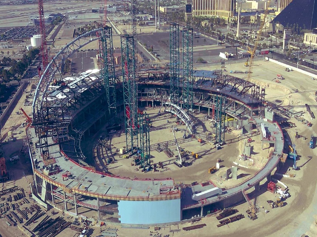 mickakers's tweet photo. A view showing how the steel roof trusses for the A’s ballpark sit on shoring towers for support until the trusses are connected from buttress to buttress (support anchors). #vegas #athletics #mlb 📸 A’s ballpark cam https://t.co/wZ6qZqJyB9