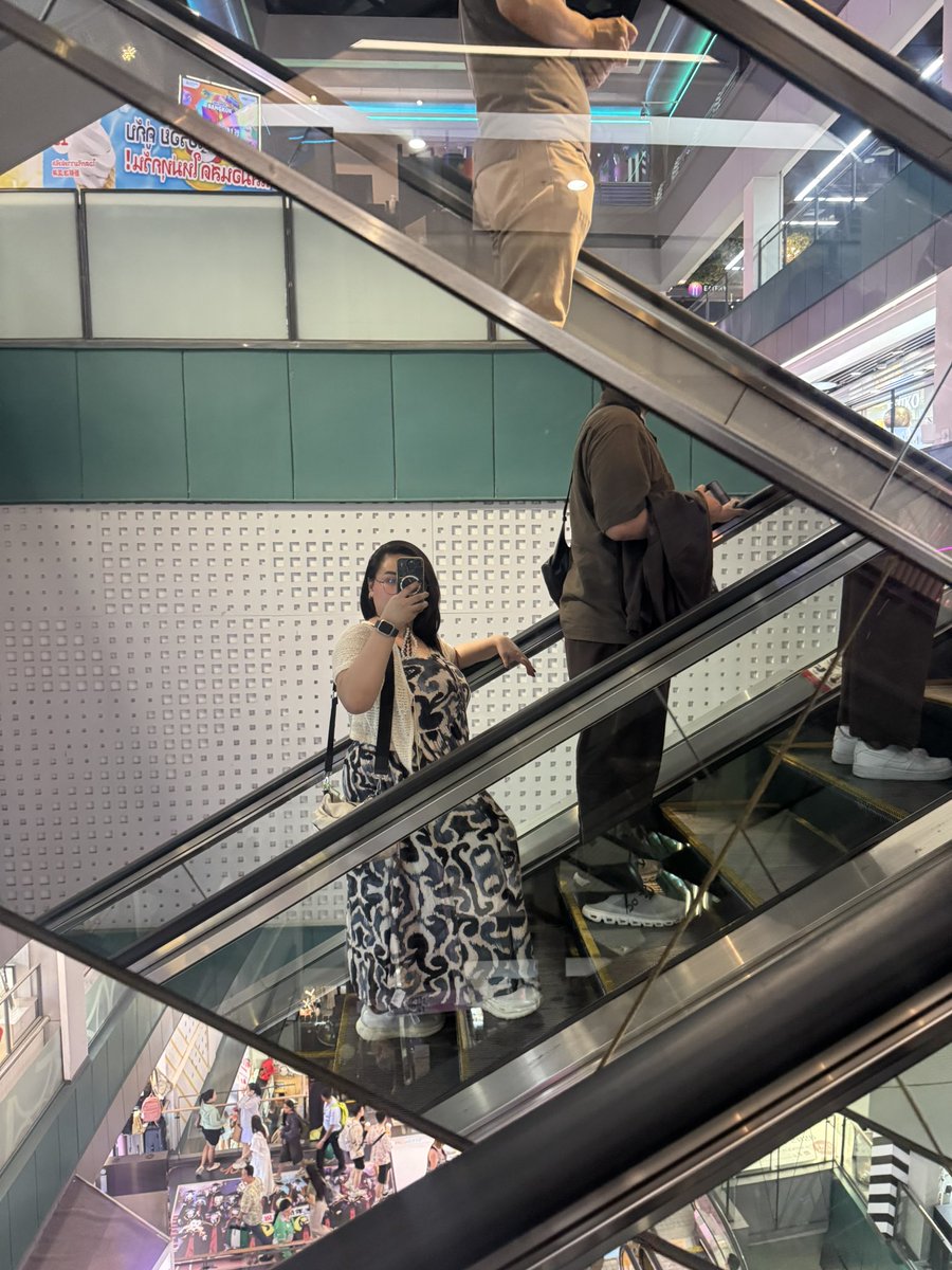 YabeeVeeTee's tweet photo. Have some conveniently covered face photos during my trip! 😋💜 https://t.co/cNH5CeQP1H